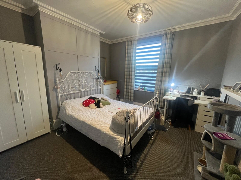 Kesteven Street - 3 Bed - Thumbnail 9